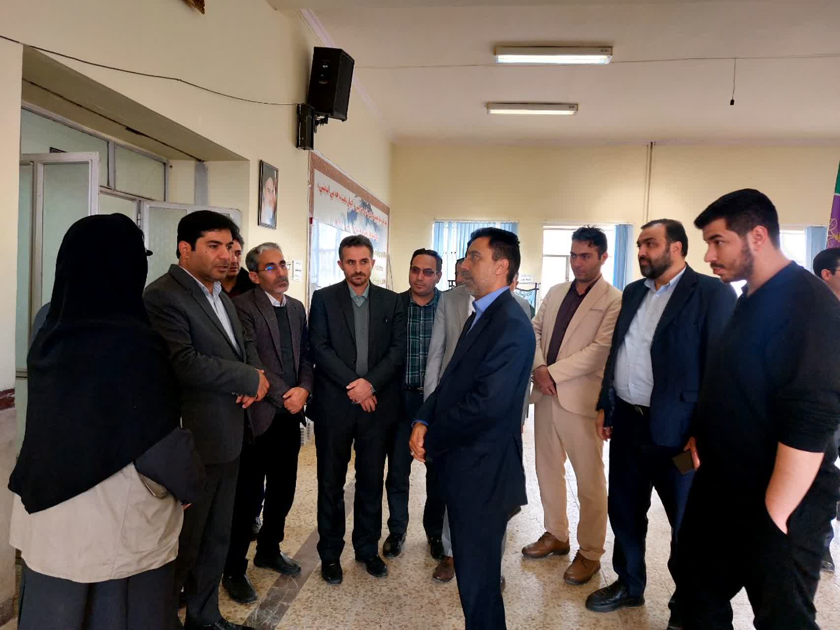 فرماندار چهاربرج از فعالیت‌های گروه جهاد پزشکی «شهید آشتیانی» در چهاربرج بازدید کرد