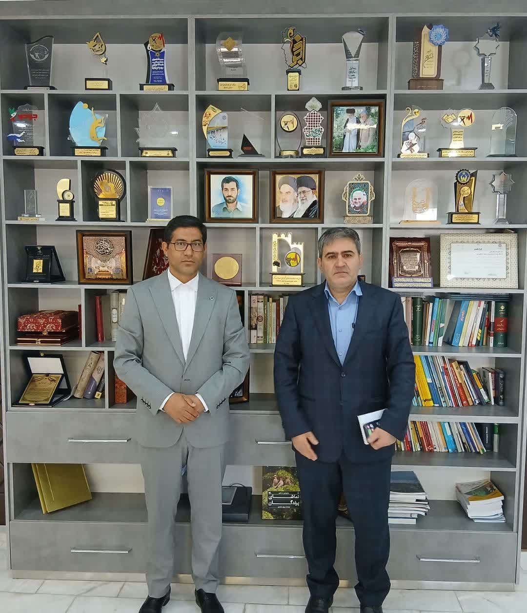 بررسی چالشها و توسعه زیرساختهای برق شهرستان چهاربرج در دیدار با مدیرعامل شرکت توزیع برق استان