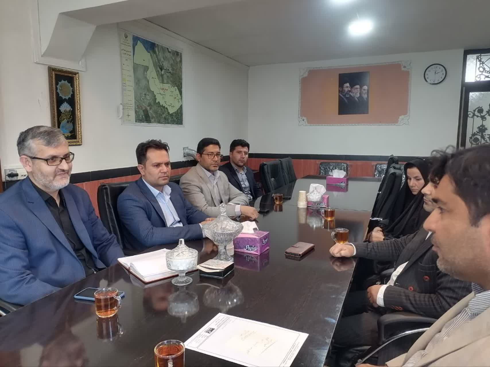 دیدار فرماندار چهاربرج با مجری بنیاد برکت استان/ تحقق کامل سهمیههای اشتغالزایی در شهرستان چهاربرج