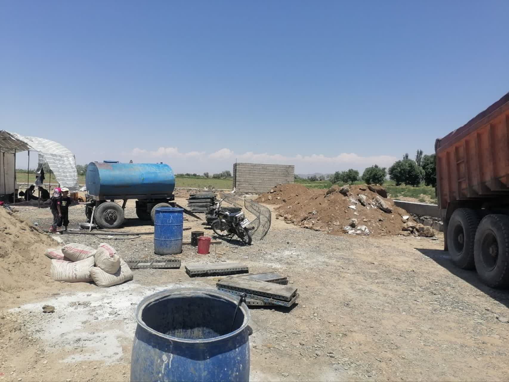 بازدید فرماندار چهاربرج از محل اجرای برنامههای فرهنگی، مذهبی و ورزشی روستای قپچاق