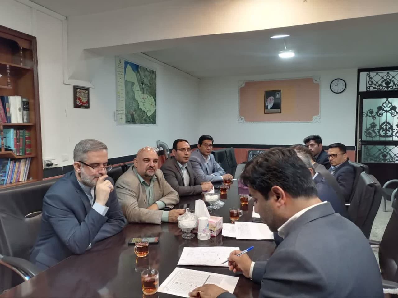 بازدید مشاور ارشد سازمان اداری و استخدامی کشور از زیرساختهای اداری شهرستان چهاربرج