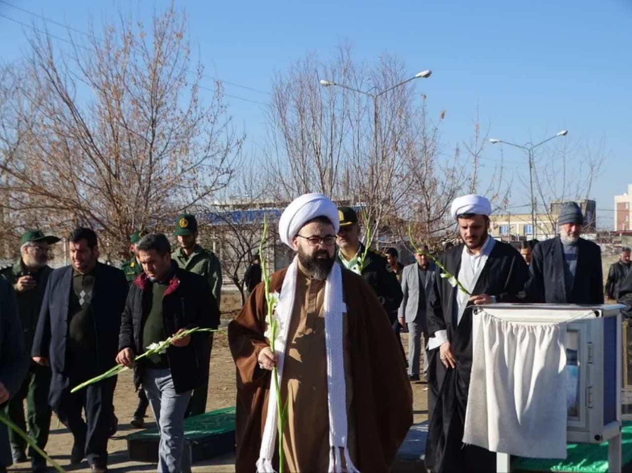 مراسم غبارروبی گلزار شهدا به مناسبت پنجمین سالگرد شهادت سردار سلیمانی