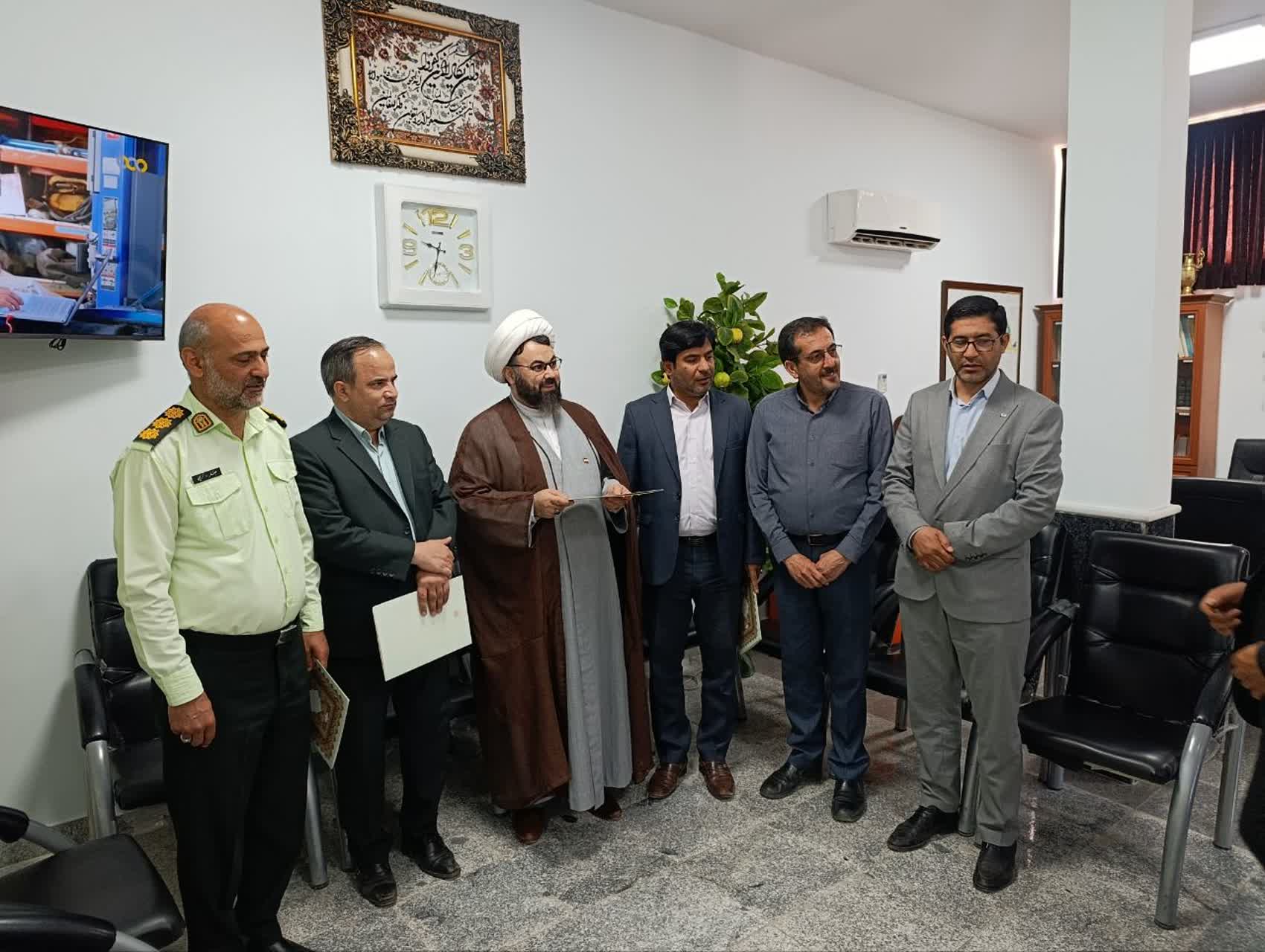 برگزاری مراسم تجلیل از اعضای شورای اسلامی شهر به مناسبت روز شوراها در شهرداری