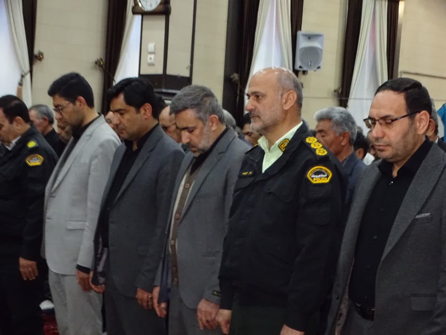 اقامه باشکوه نماز عید سعید فطر در شهرستان چهاربرج