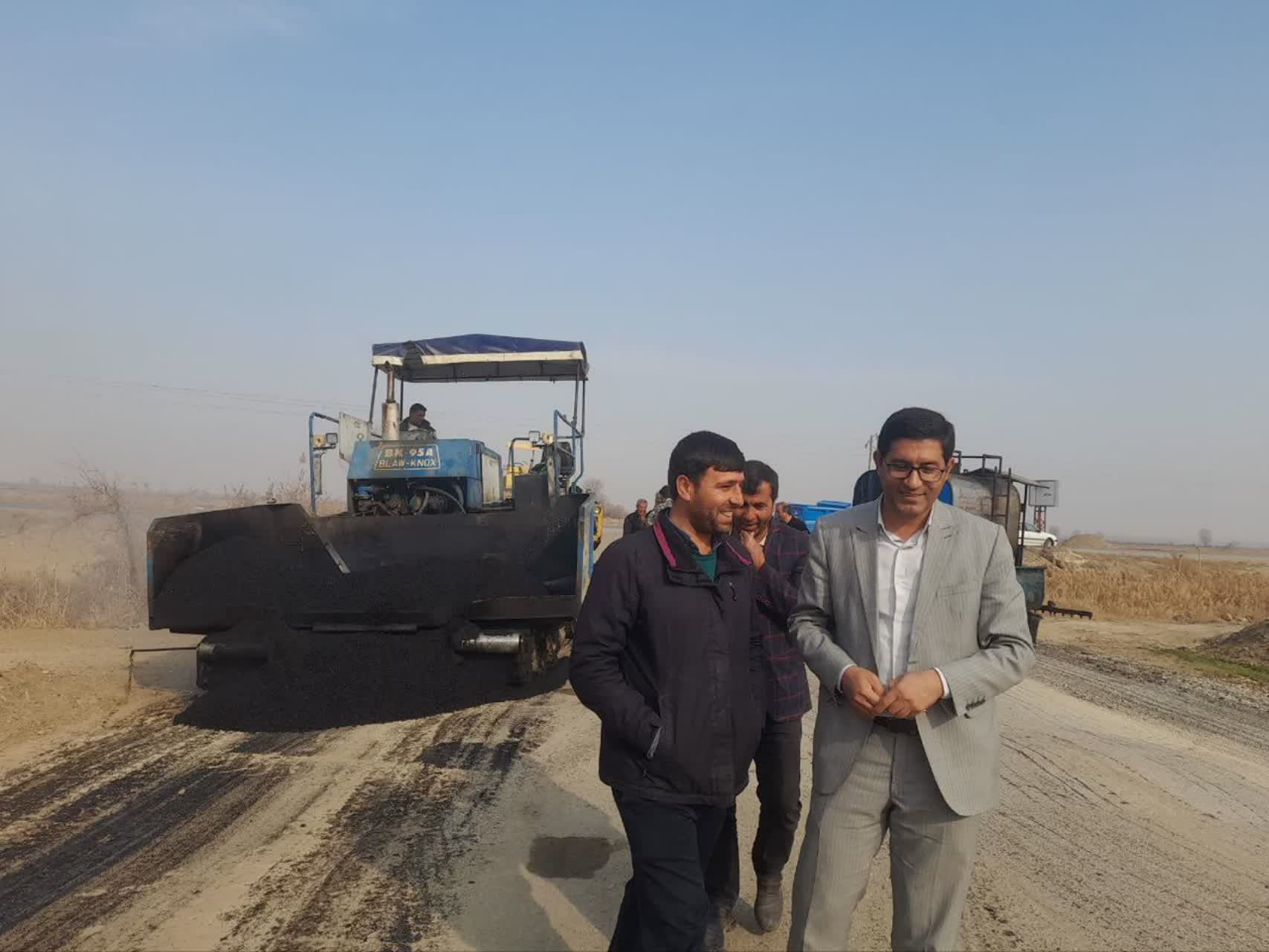 آسفالت‌ریزی معابر روستای مرادخانلو  با اجرای 5 هزار مترمربع آسفالت با اعتبار 35 میلیارد ریال