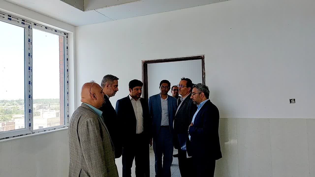 بازدید مشاور ارشد سازمان اداری و استخدامی کشور از زیرساختهای اداری شهرستان چهاربرج