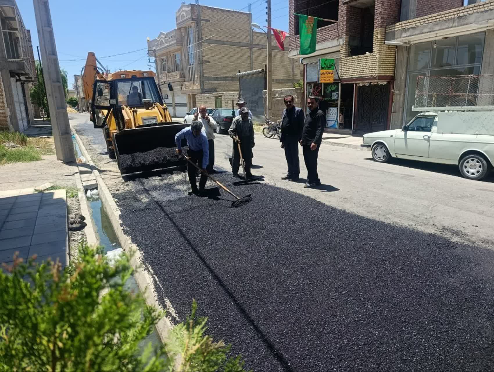 بازدید فرماندار چهاربرج از روند لکه‌گیری و بهسازی معابر شهری