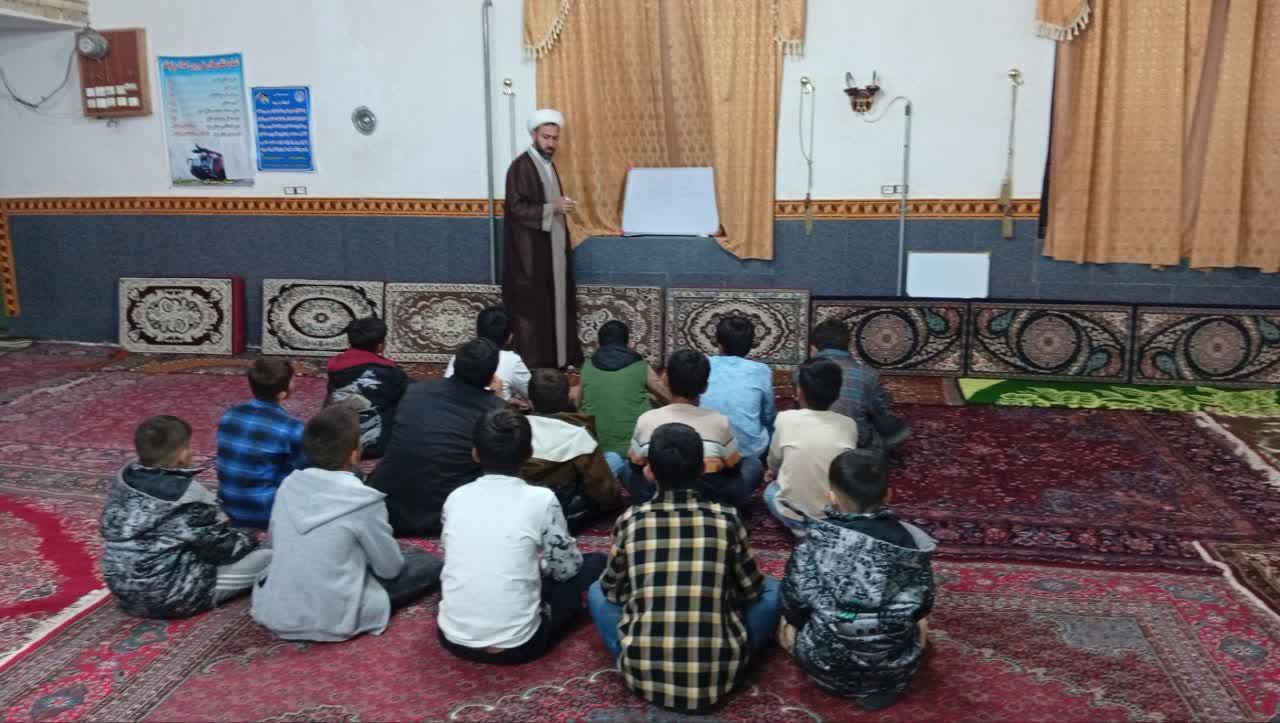 مساجد چهاربرج پایگاه تداوم آموزش شدند / تجلی تلاش معلمان در «پویش مدرسه همدلی»