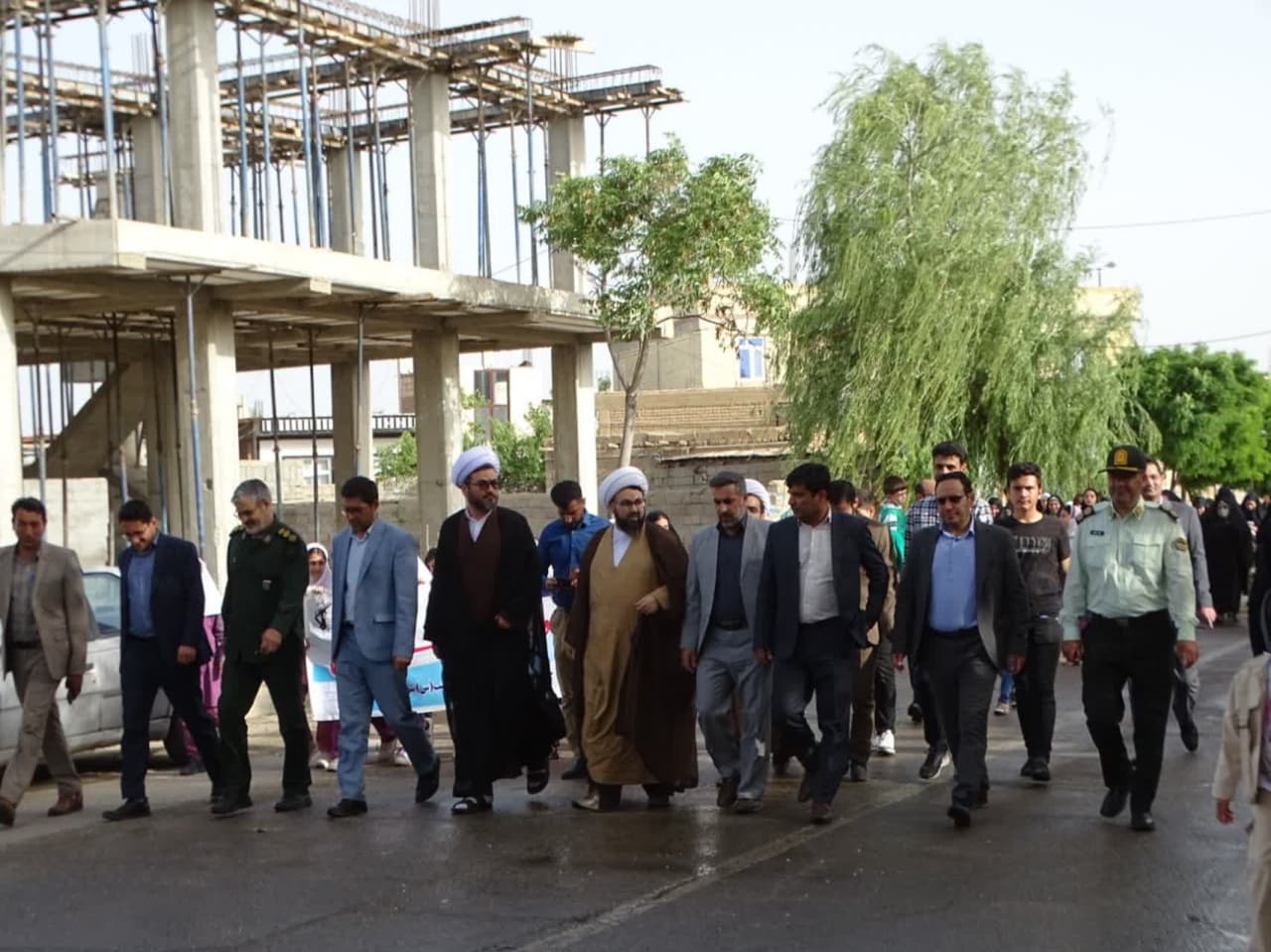 همایش پیادهروی خانوادگی با رویکرد حمایت از خانواده و جوانی جمعیت در شهرستان چهاربرج برگزار شد