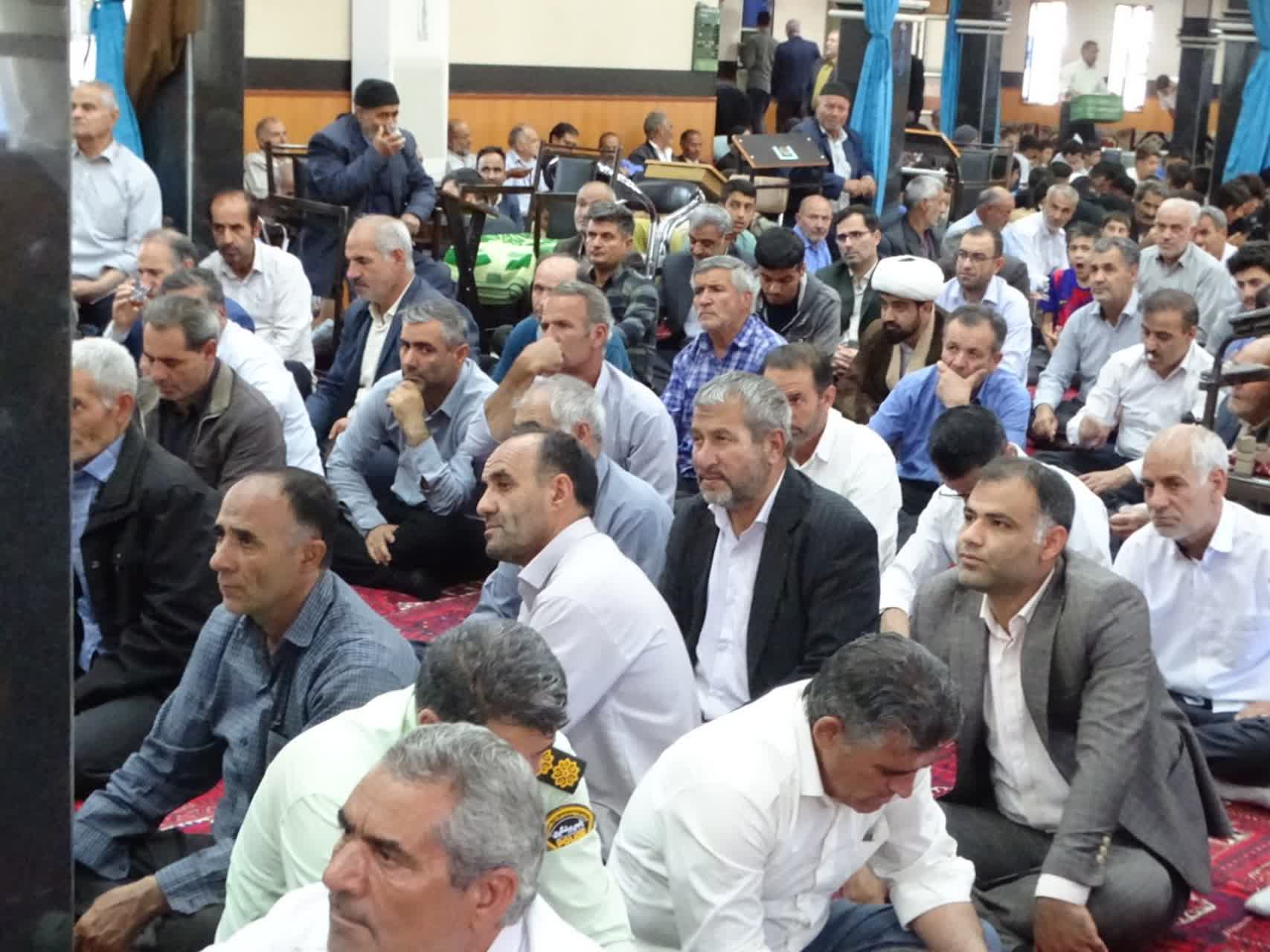 بزرگداشت معمار کبیر انقلاب و برپایی سفره احسان در چهاربرج