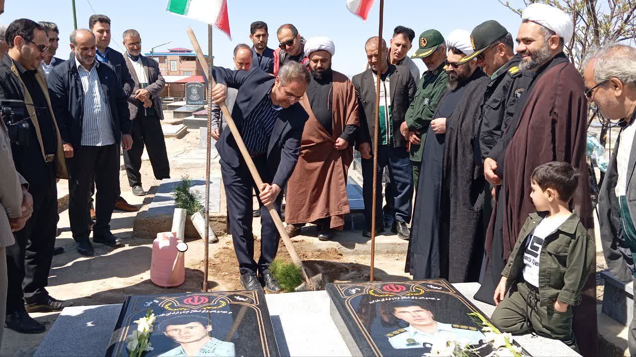 برگزاری پویش «سرو ایران» در روستای قپچاق شهرستان چهاربرج