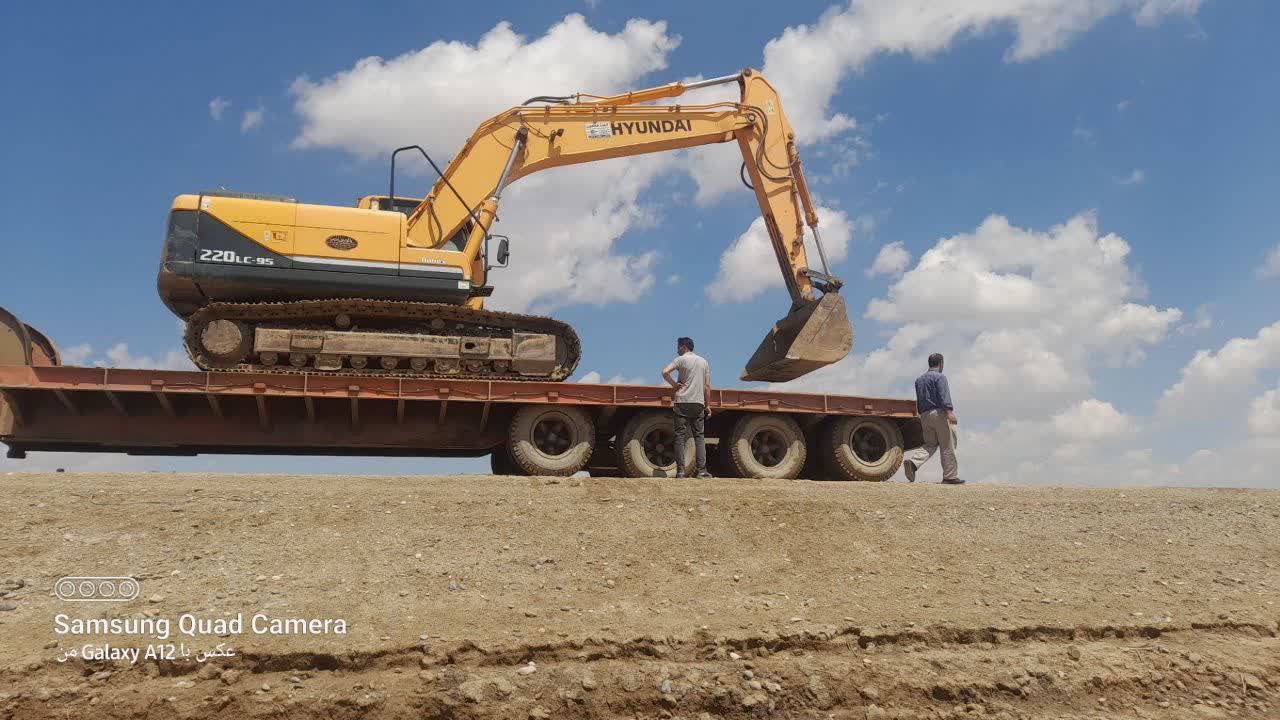لایروبی و ترمیم دایکهای زرینهرود در محدوده روستای فسندوز انجام شد