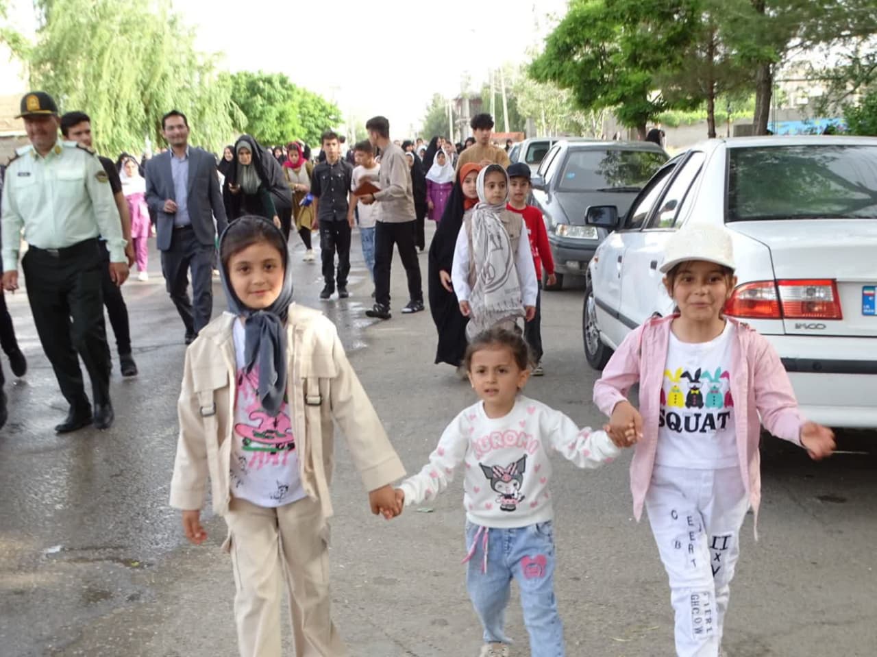 همایش پیادهروی خانوادگی با رویکرد حمایت از خانواده و جوانی جمعیت در شهرستان چهاربرج برگزار شد
