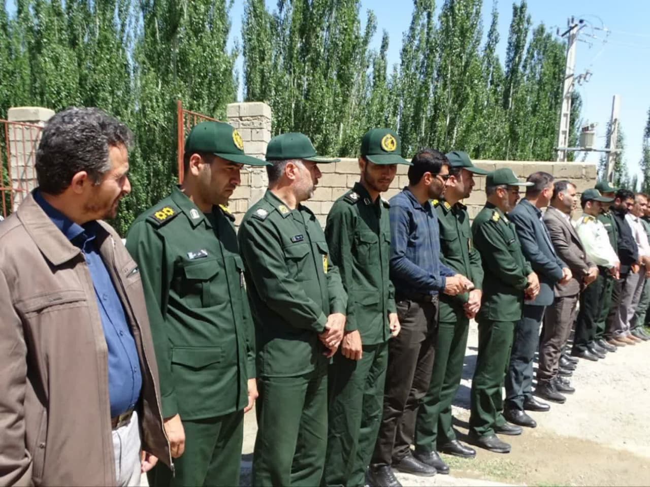 مراسم غبارروبی مزار شهدا به مناسبت سوم خرداد در چهاربرج برگزار شد