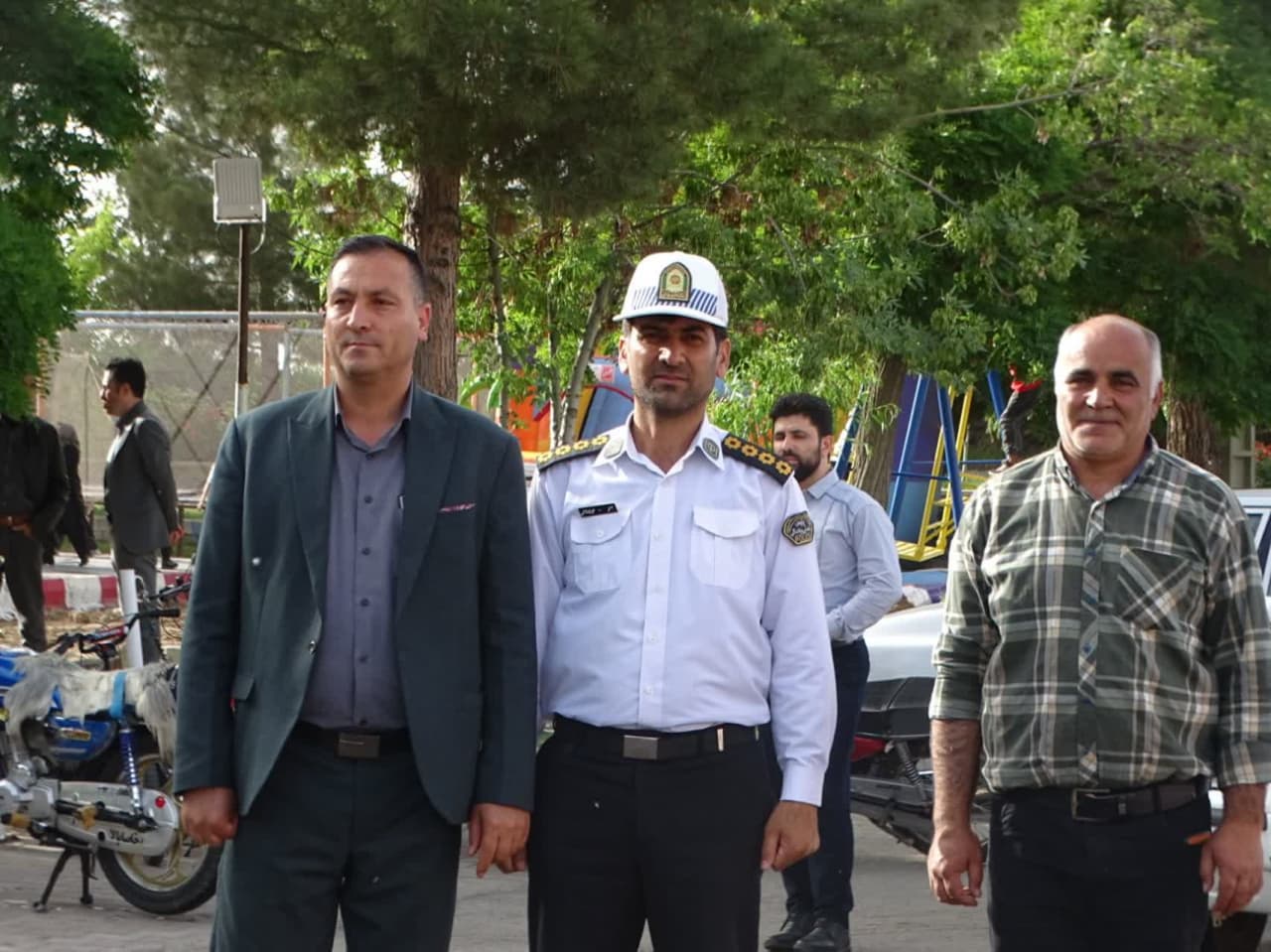 همایش پیادهروی خانوادگی با رویکرد حمایت از خانواده و جوانی جمعیت در شهرستان چهاربرج برگزار شد