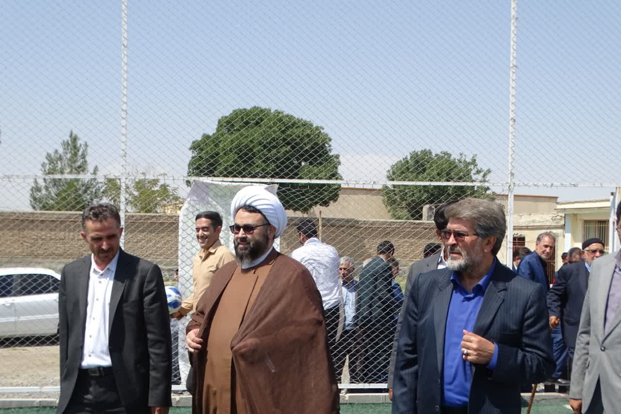 بهرهبرداری از پروژه چمن مصنوعی «شهدای دانشآموز مدرسه میناب» در روستای شعبانلو همزمان با هفته دولت