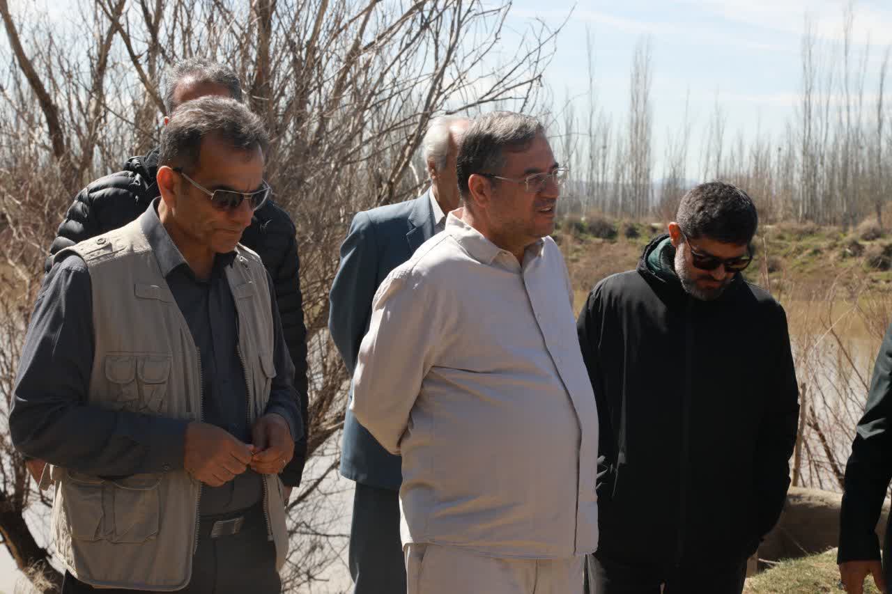 بازدید دبیر کارگروه ملی نجات دریاچه ارومیه از رودخانههای منتهی به نگین ایران