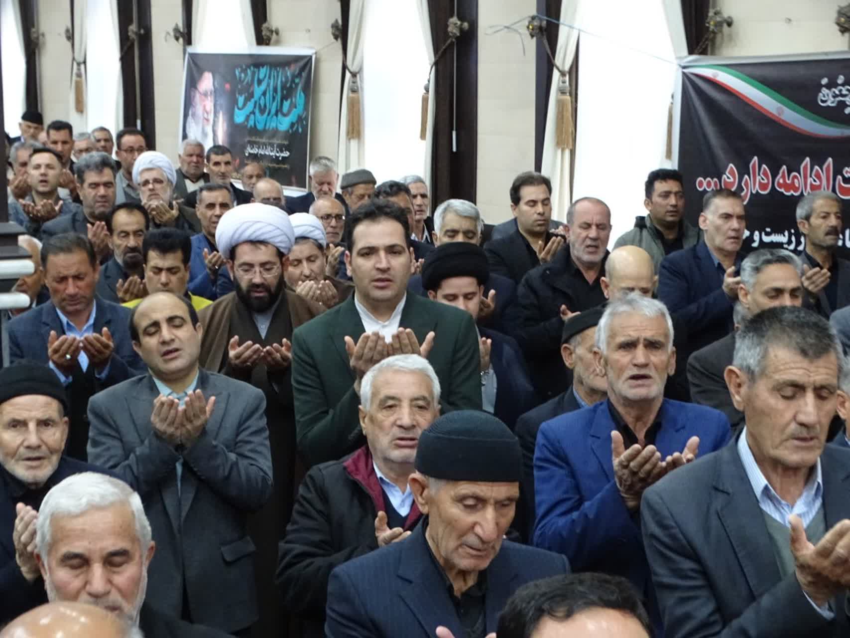 اقامه باشکوه نماز عید سعید فطر در شهرستان چهاربرج