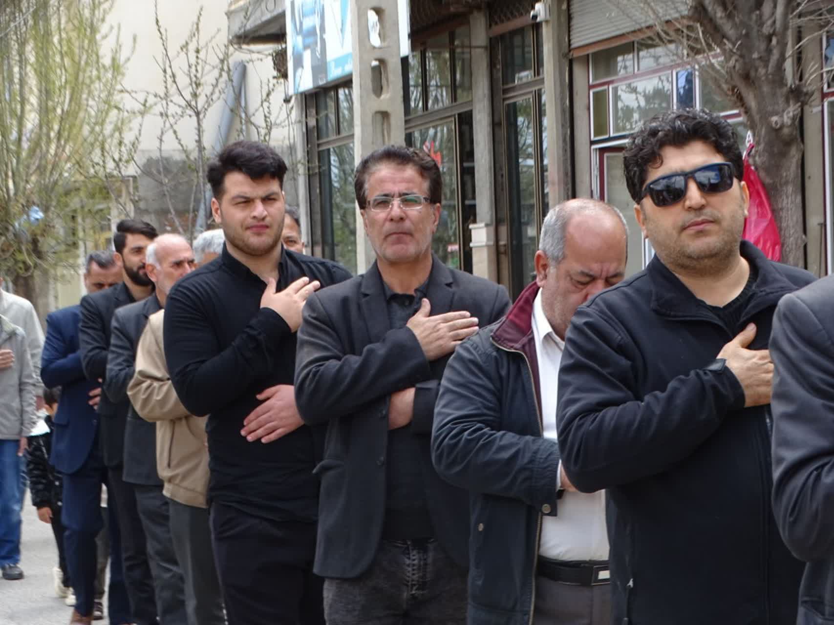 چهاربرج در سوگ «رهبر شهید» و شهدای مدرسه میناب