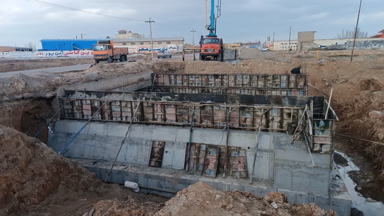 اتمام ساخت پل بلوار فیروزآباد / پیمانکار متخلف خلع ید شد