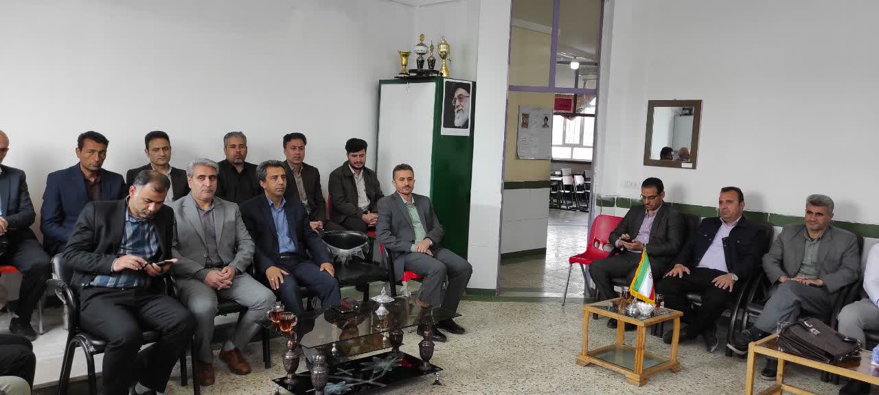 تجلیل از معلمان شهرستان چهاربرج همزمان با آغاز هفته معلم