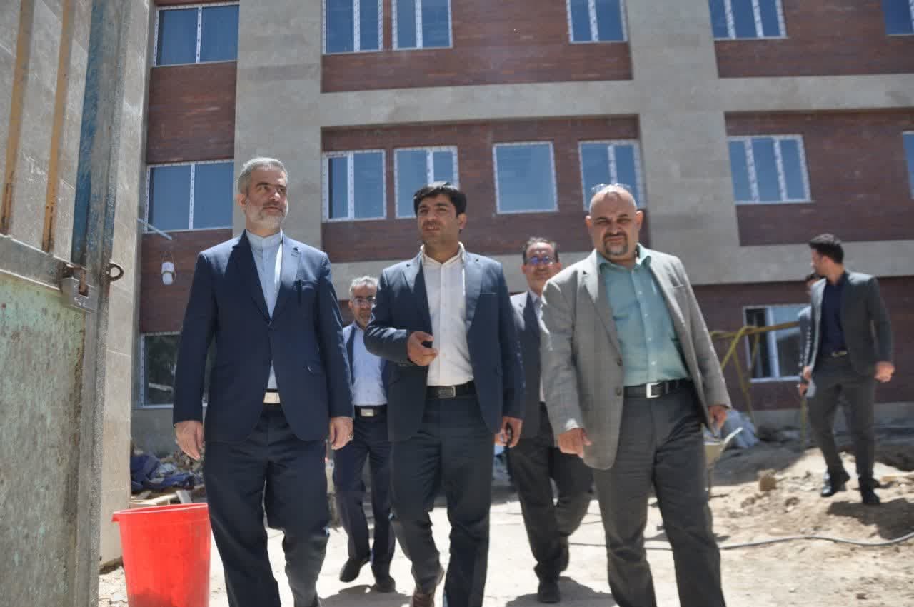 بازدید مشاور ارشد سازمان اداری و استخدامی کشور از زیرساختهای اداری شهرستان چهاربرج