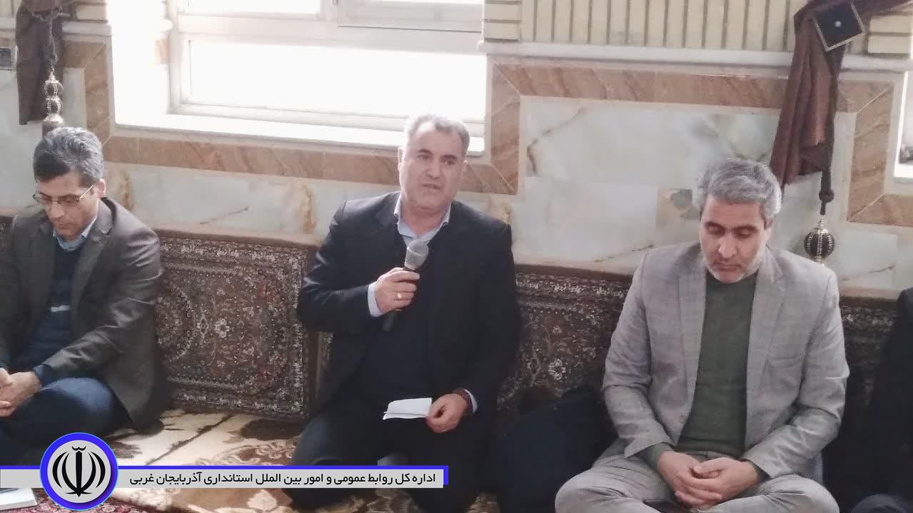 برپایی میز خدمت توسط فرمانداری شهرستان چهاربرج در روستای خزینه جدید