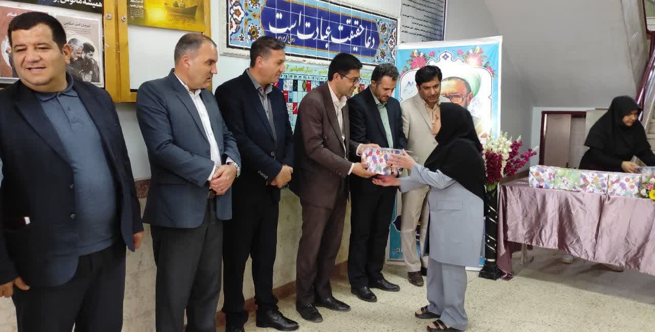 برگزاری مراسم تجلیل از معلمان به مناسبت هفته بزرگداشت مقام معلم در شهرستان چهاربرج