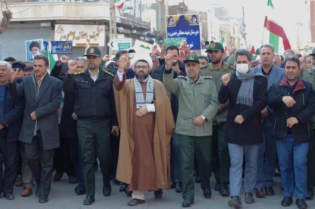 حضور پرشور مردم ولایتمدار و انقلابی چهاربرج سرافراز در راهپیمایی باشکوه 22 بهمن