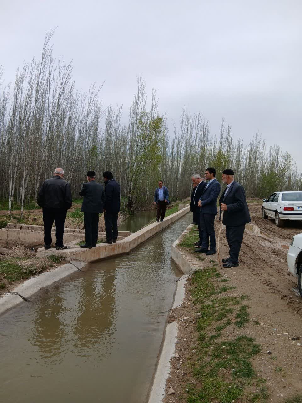 بازدید میدانی فرماندار چهاربرج از کانال‌های آبرسانی