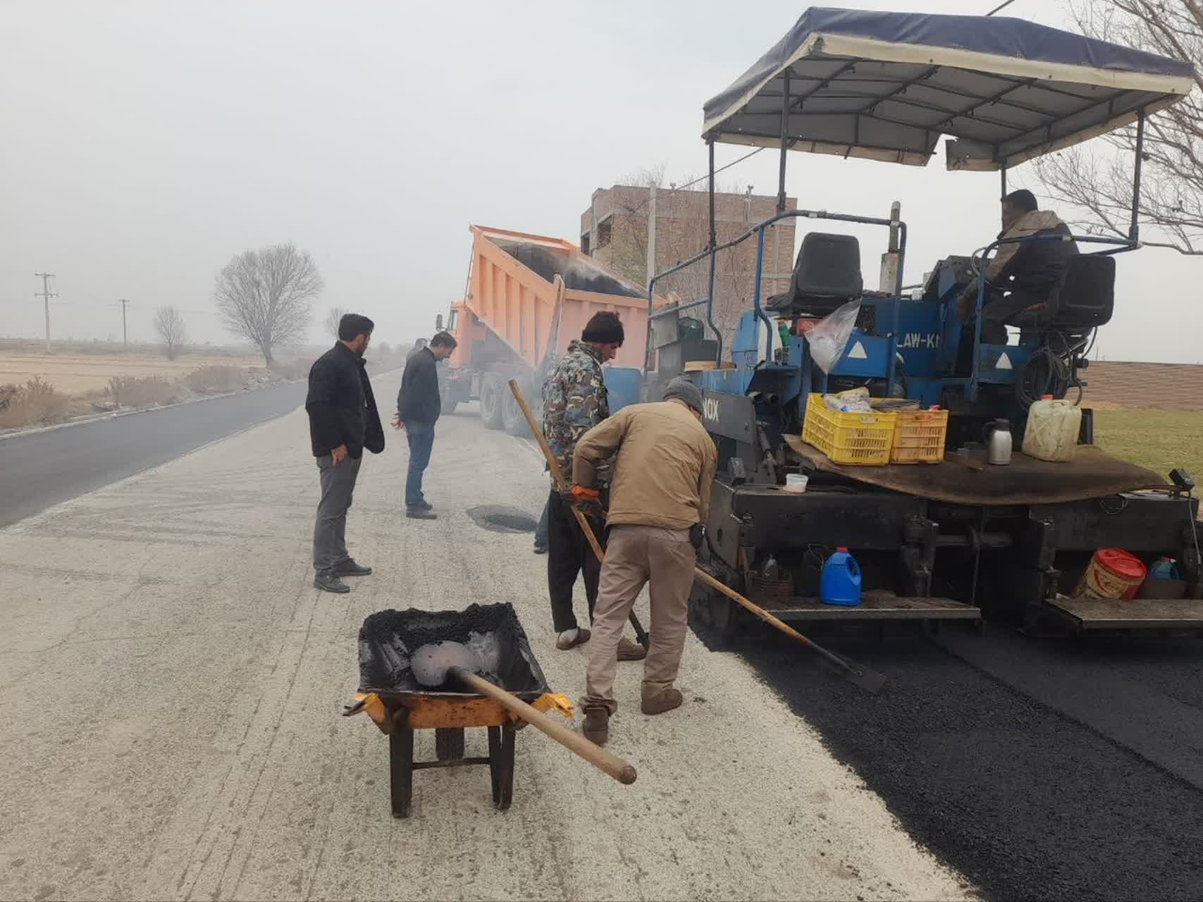 آسفالت‌ریزی معابر روستای مرادخانلو  با اجرای 5 هزار مترمربع آسفالت با اعتبار 35 میلیارد ریال