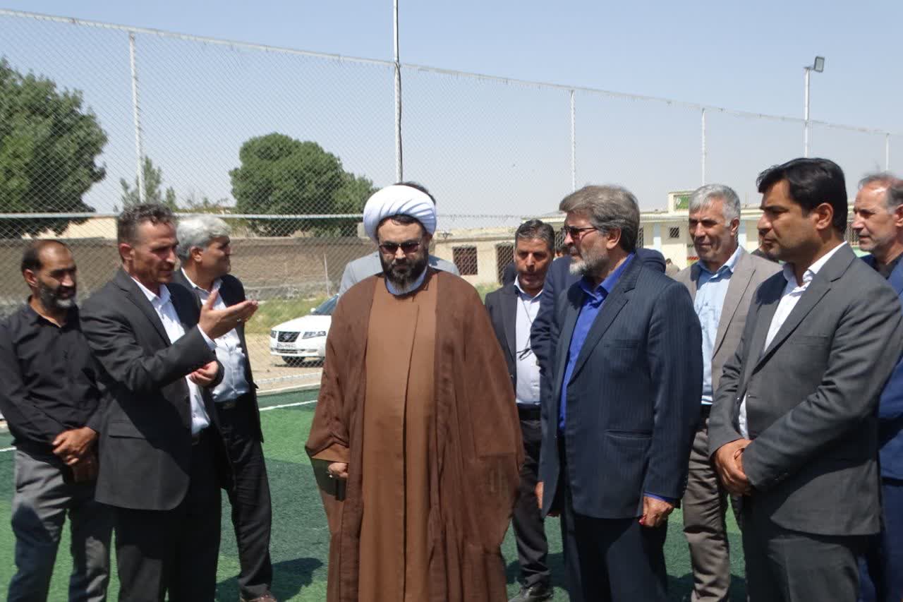 بهرهبرداری از پروژه چمن مصنوعی «شهدای دانشآموز مدرسه میناب» در روستای شعبانلو همزمان با هفته دولت