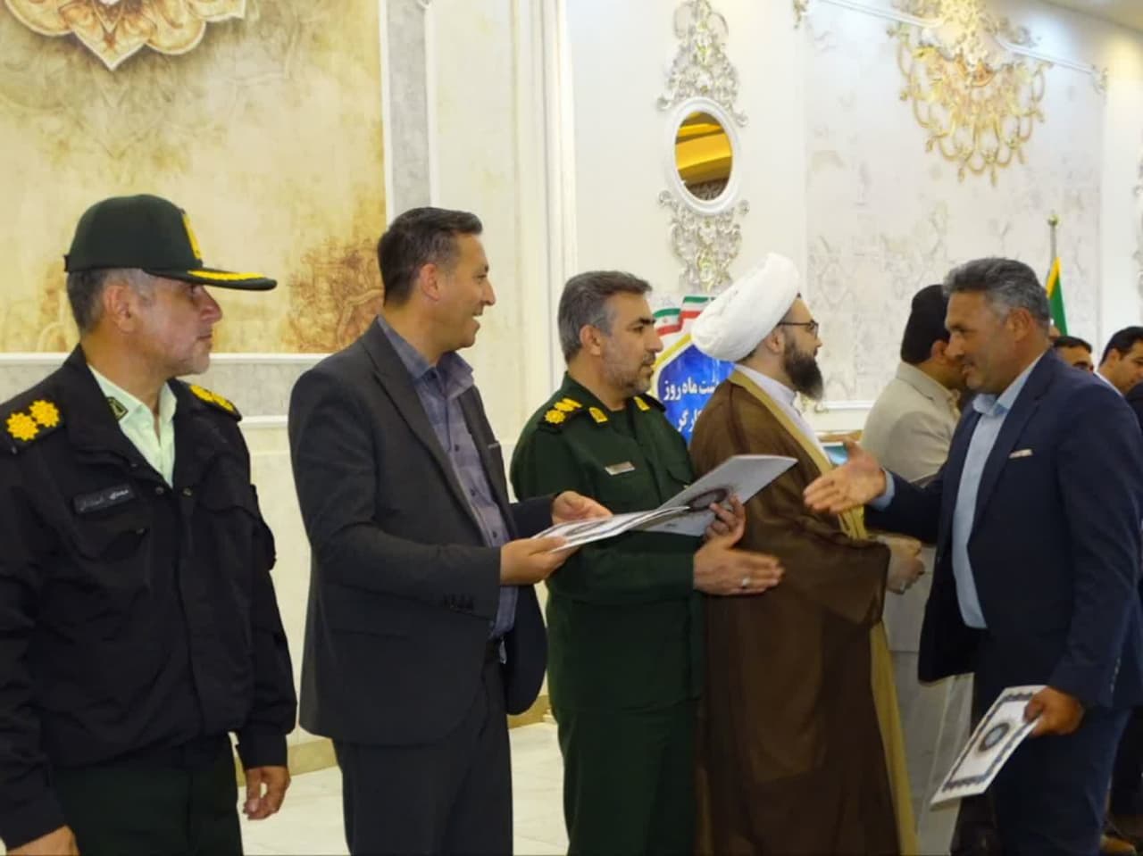 برگزاری مراسم گرامیداشت روز ملی شوراهای اسلامی و هفته کار و کارگر در شهرستان چهاربرج