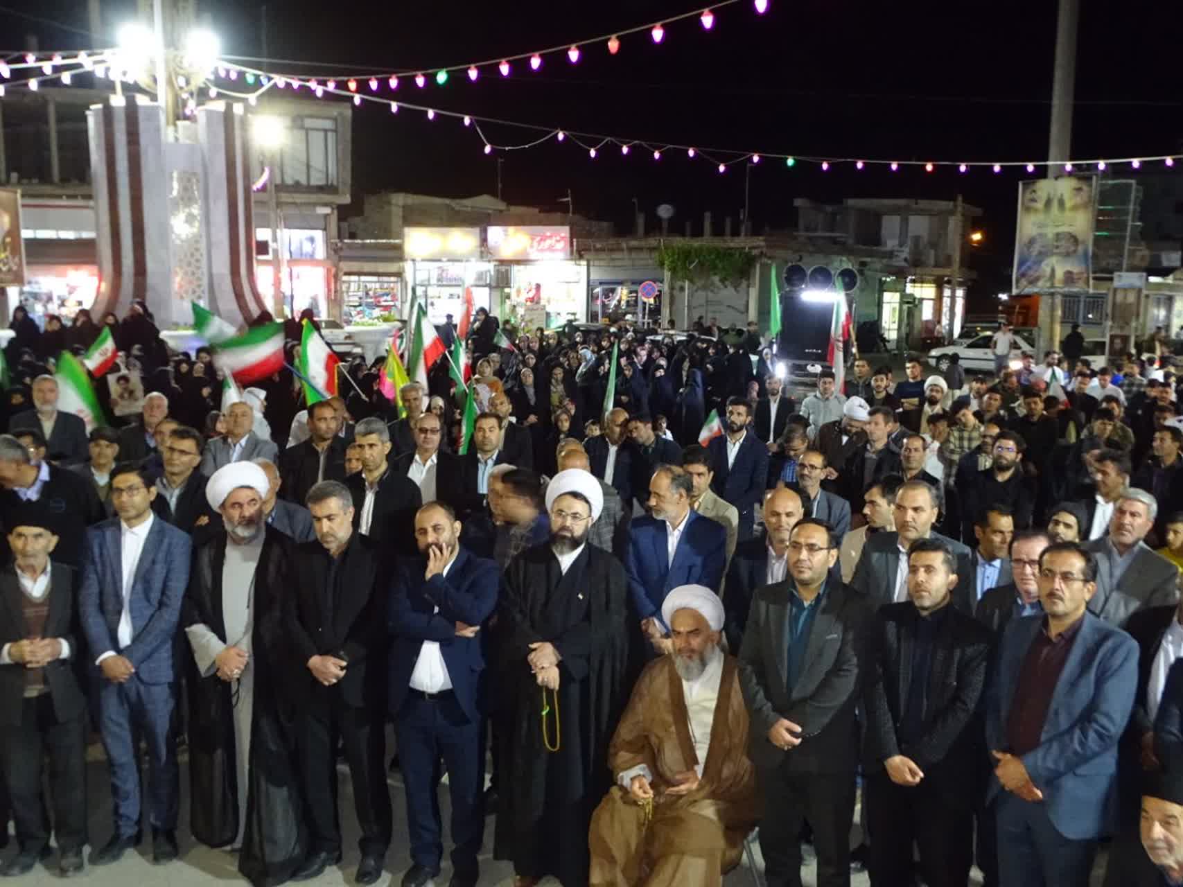 تجمع امشب چهاربرج با محوریت گرامیداشت سالگرد شهادت شهید رئیسی در شهرستان چهاربرج برگزار شد