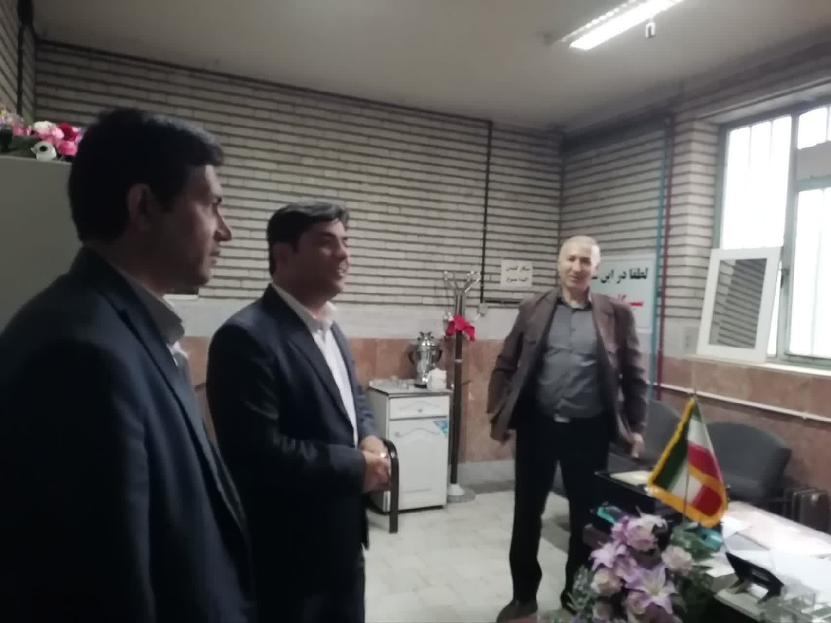 بازدید سرزده فرماندار از اداره ورزش و جوانان چهاربرج