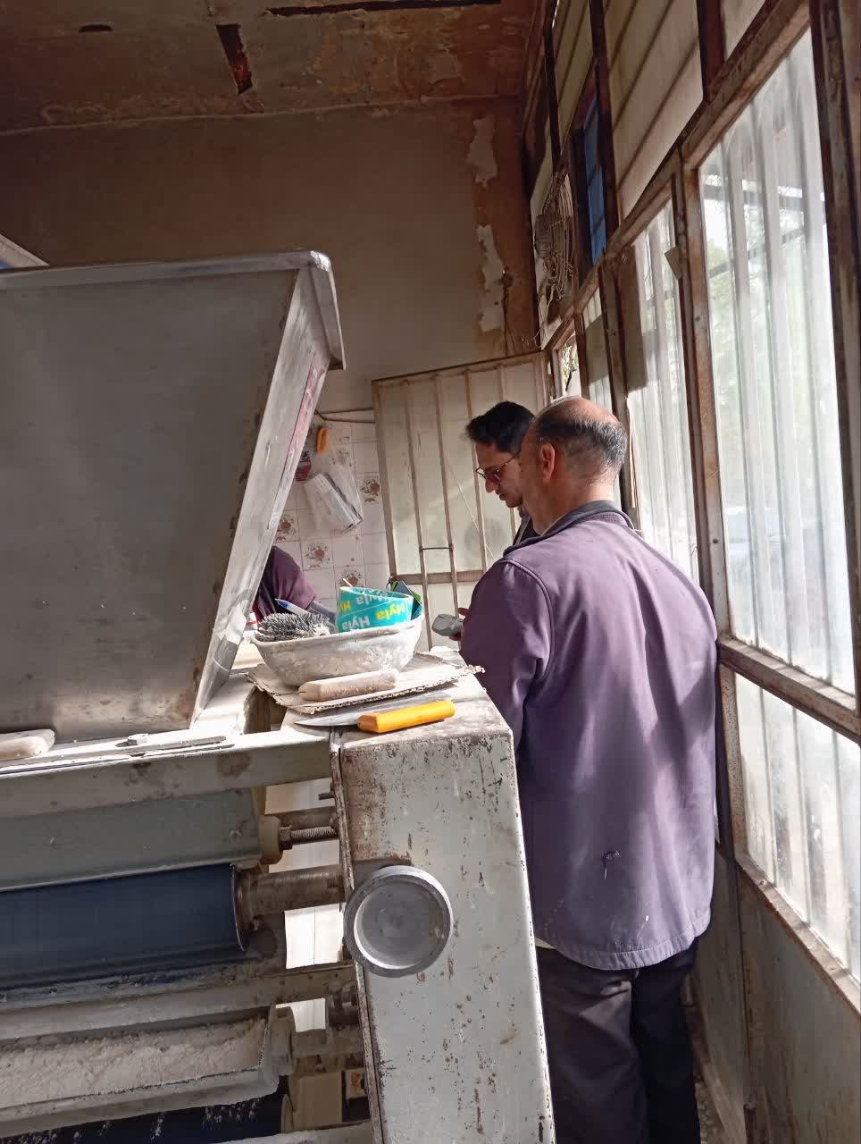 بازدید سرزده فرماندار چهاربرج از نانوایی‌های روستایی