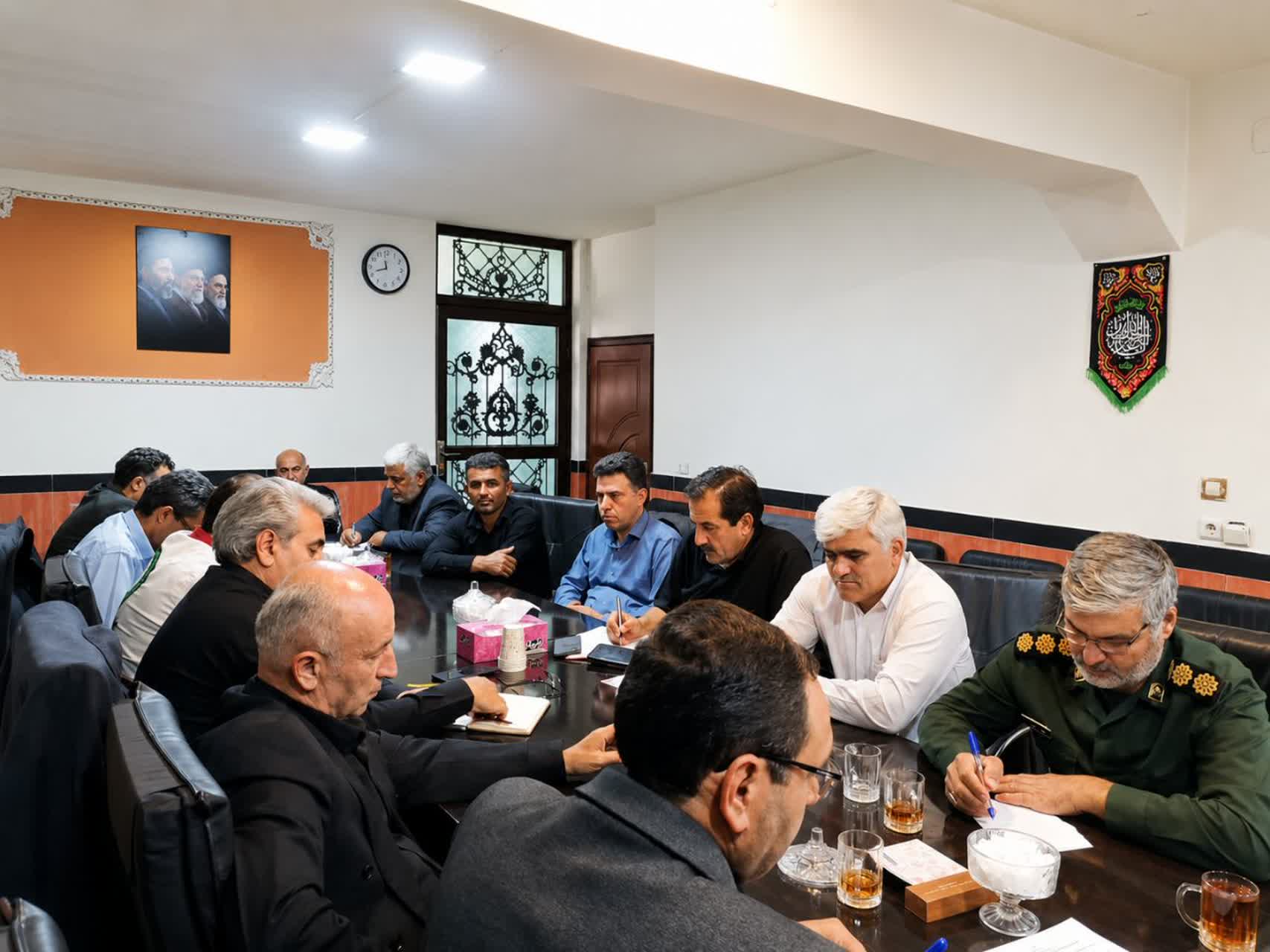 جلسه هماهنگی اعزام کاروان زائران چهاربرج به مراسم تشییع پیکر مطهر آیتاللهالعظمی خامنهای برگزار شد