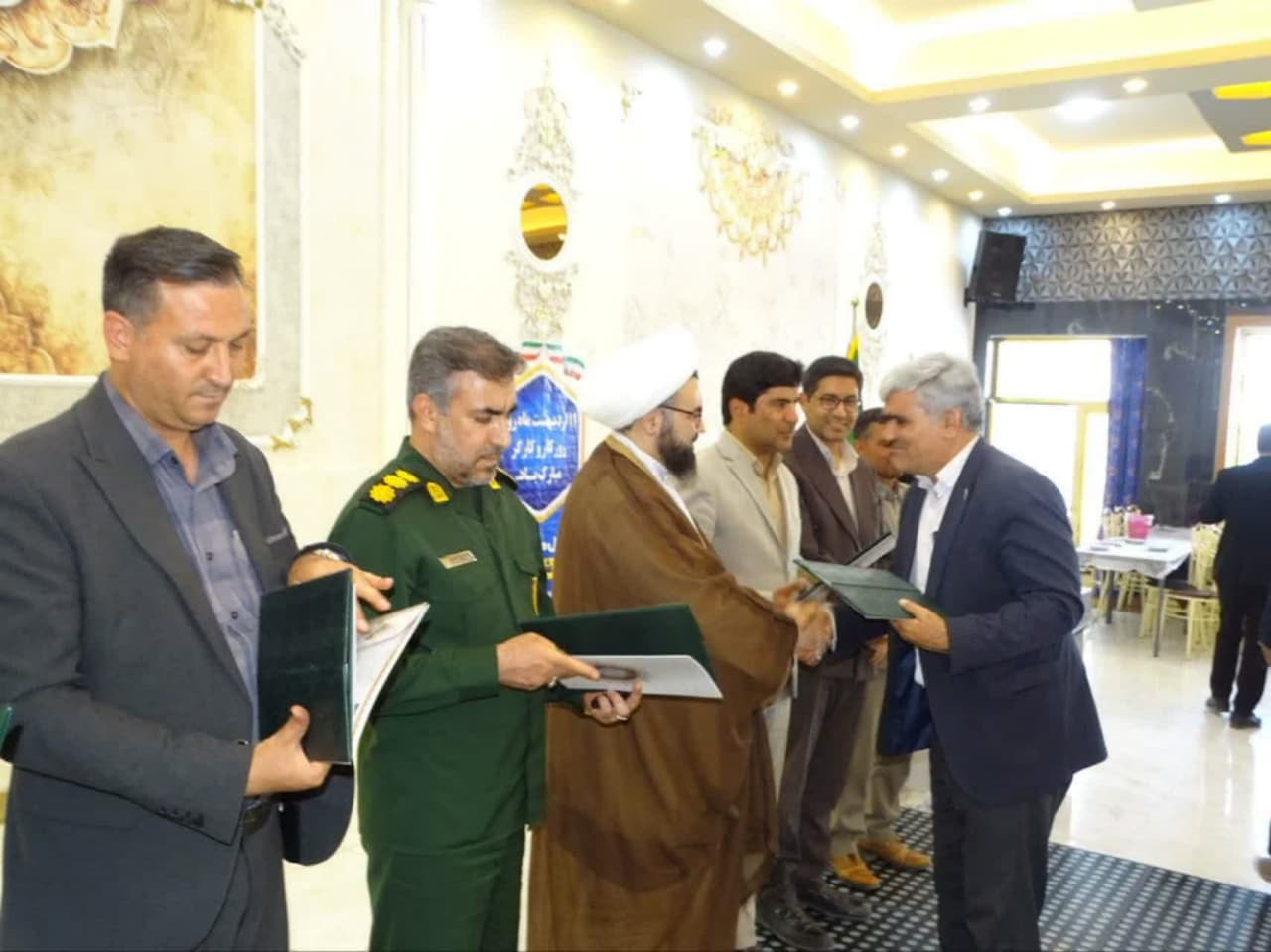 برگزاری مراسم گرامیداشت روز ملی شوراهای اسلامی و هفته کار و کارگر در شهرستان چهاربرج