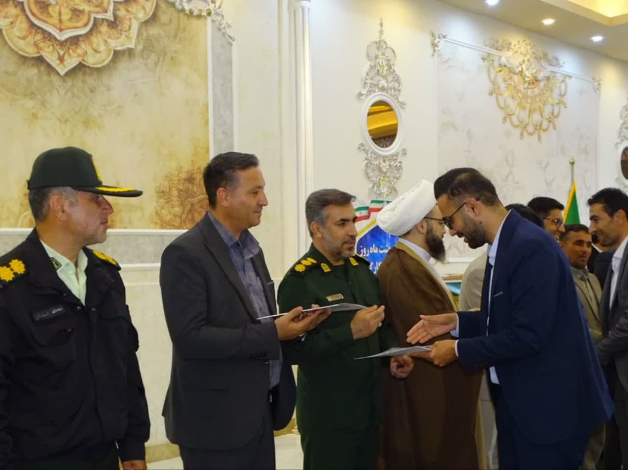 برگزاری مراسم گرامیداشت روز ملی شوراهای اسلامی و هفته کار و کارگر در شهرستان چهاربرج