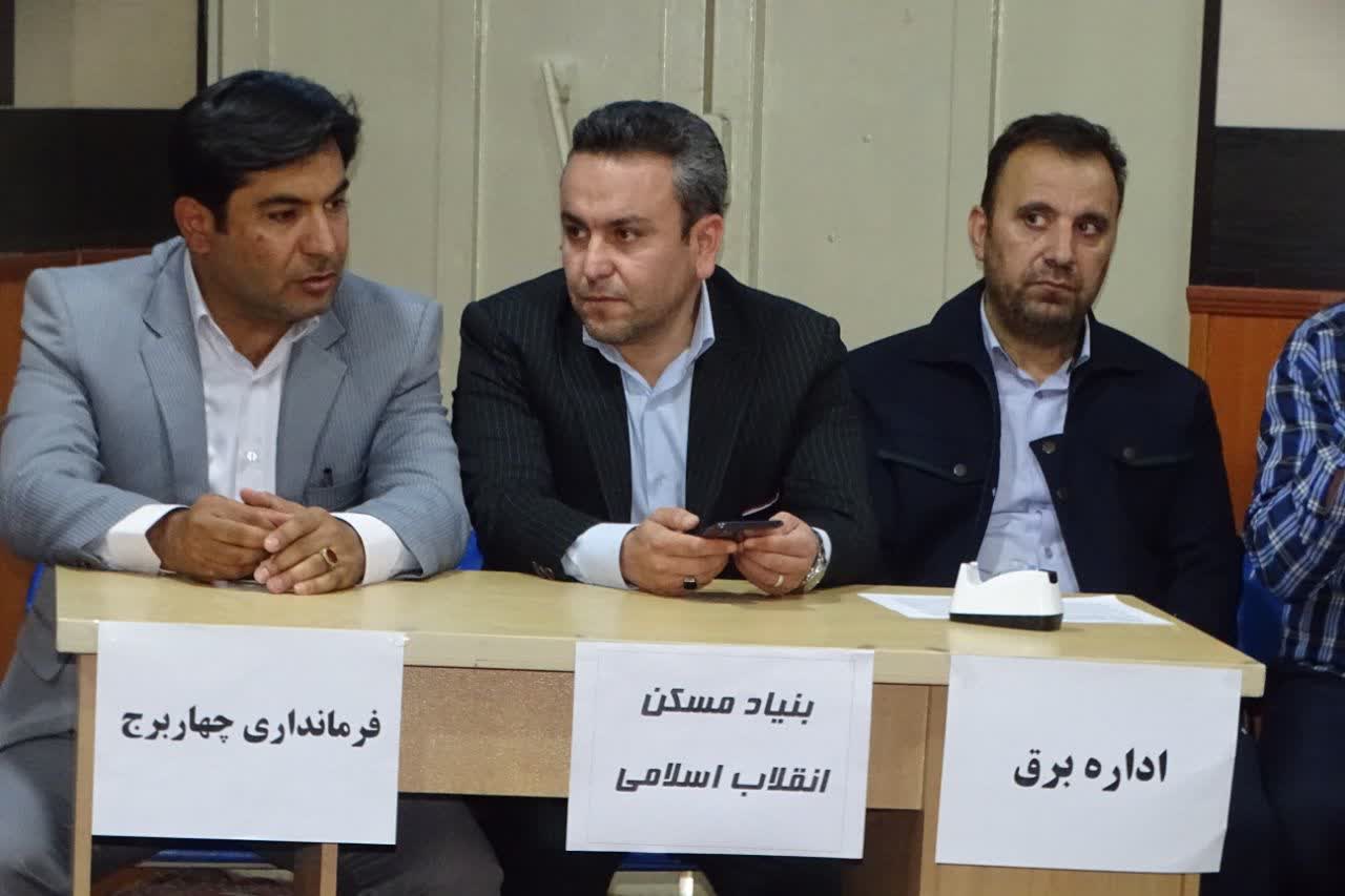 برپایی میز خدمت ادارات در شهرستان چهاربرج به مناسبت هفته دولت