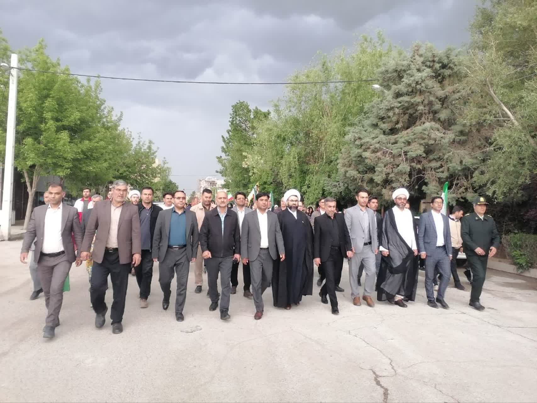 همایش بزرگ پیادهروی خانوادگی به مناسبت هفته ملی جمعیت در چهاربرج برگزار شد