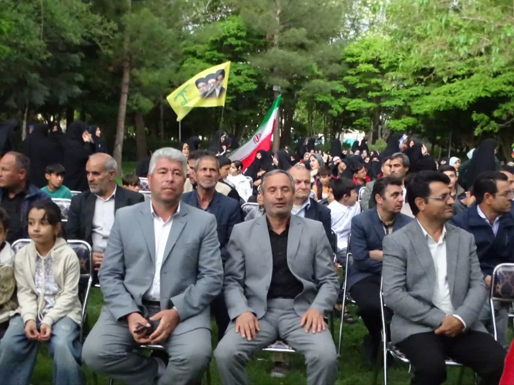 همایش بزرگ پیادهروی خانوادگی به مناسبت هفته ملی جمعیت در چهاربرج برگزار شد