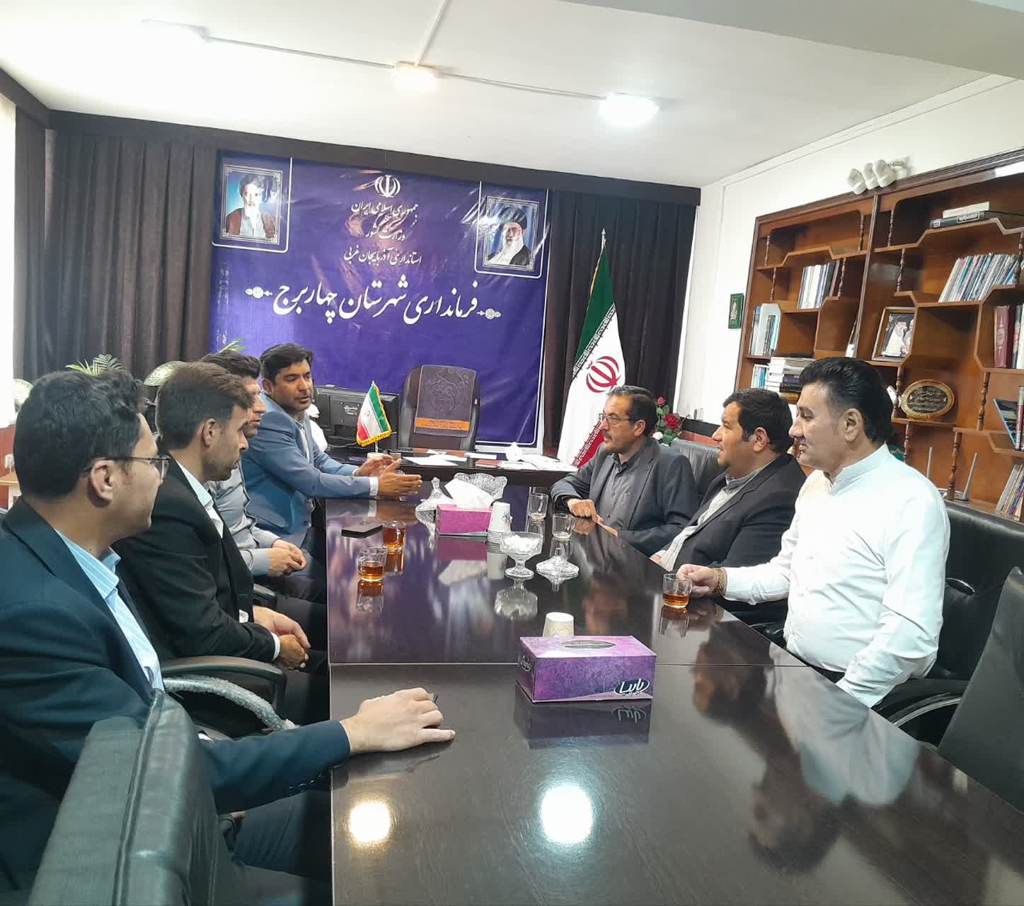 تأکید بر لزوم همافزایی شهرداری و فرمانداری در نخستین دیدار شهردار جدید چهاربرج با فرماندار
