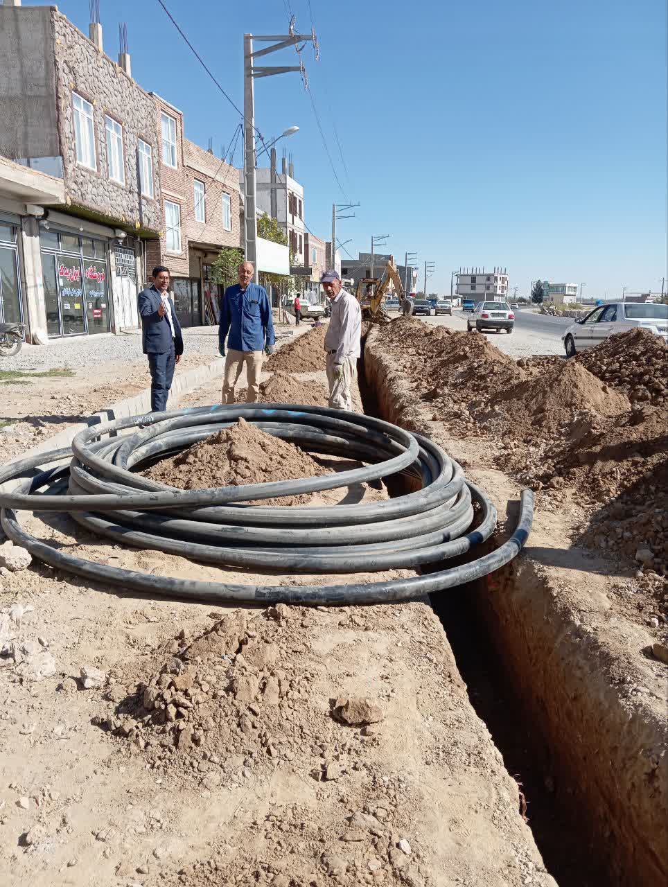 بازدید بخشدار فیروزآباد از طرح اصلاح شبکه آب شرب روستای فیروزآباد