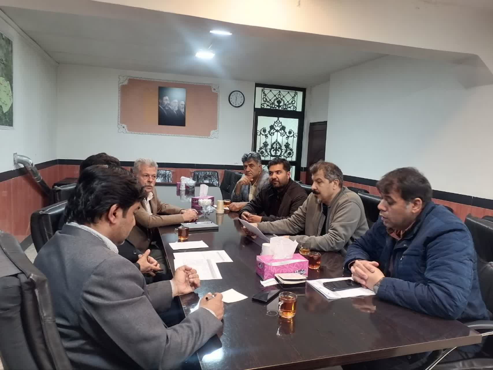 انتقاد فرماندار چهاربرج از نامتناسب بودن فضای مجتمع اداری/ عدم پرداخت مطالبات پیمانکار، عامل اصلی تاخیر در بهرهبرداری پروژه