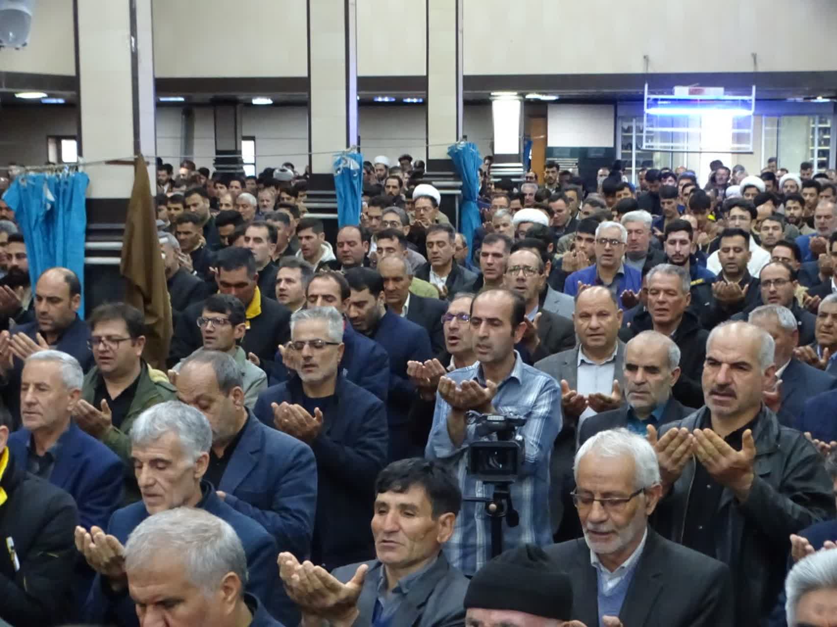 اقامه باشکوه نماز عید سعید فطر در شهرستان چهاربرج