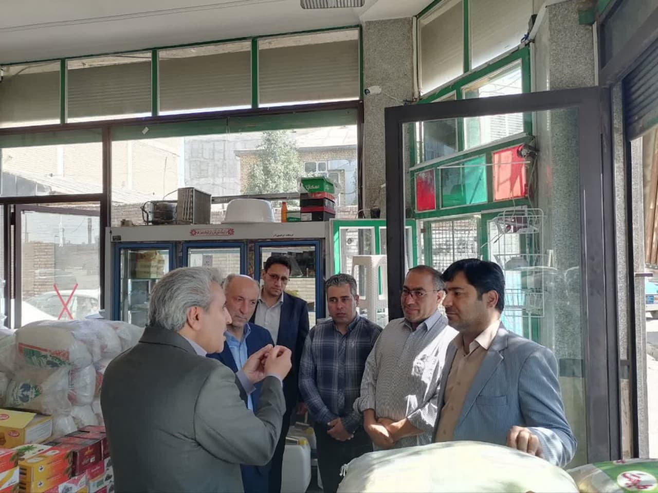 فرماندار چهاربرج: مشکلی در تامین نان و کالاهای اساسی شهرستان وجود ندارد