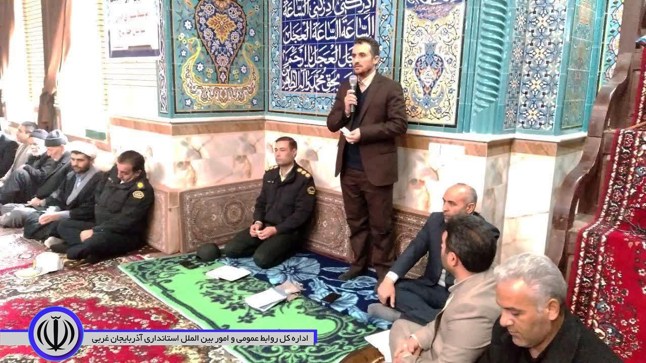 برپایی میز خدمت توسط فرمانداری شهرستان چهاربرج در روستای خزینه جدید