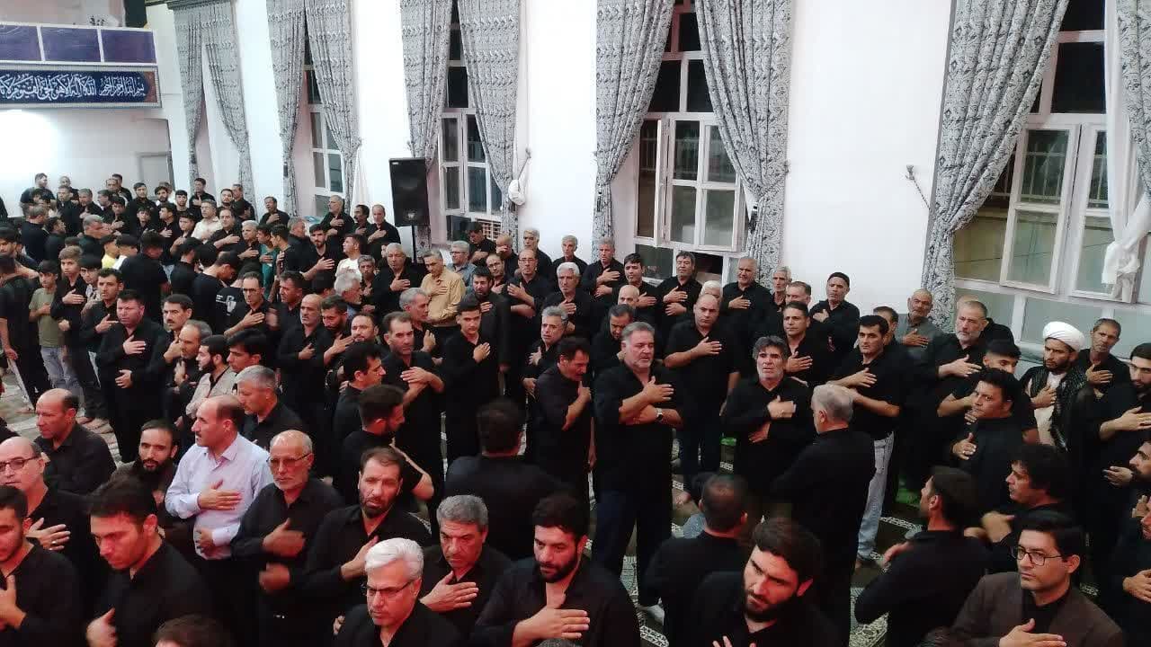 مراسم عزاداری شب هفتم شهادت امام حسین (ع) و بزرگداشت شهدای اقتدار در چهاربرج برگزار شد