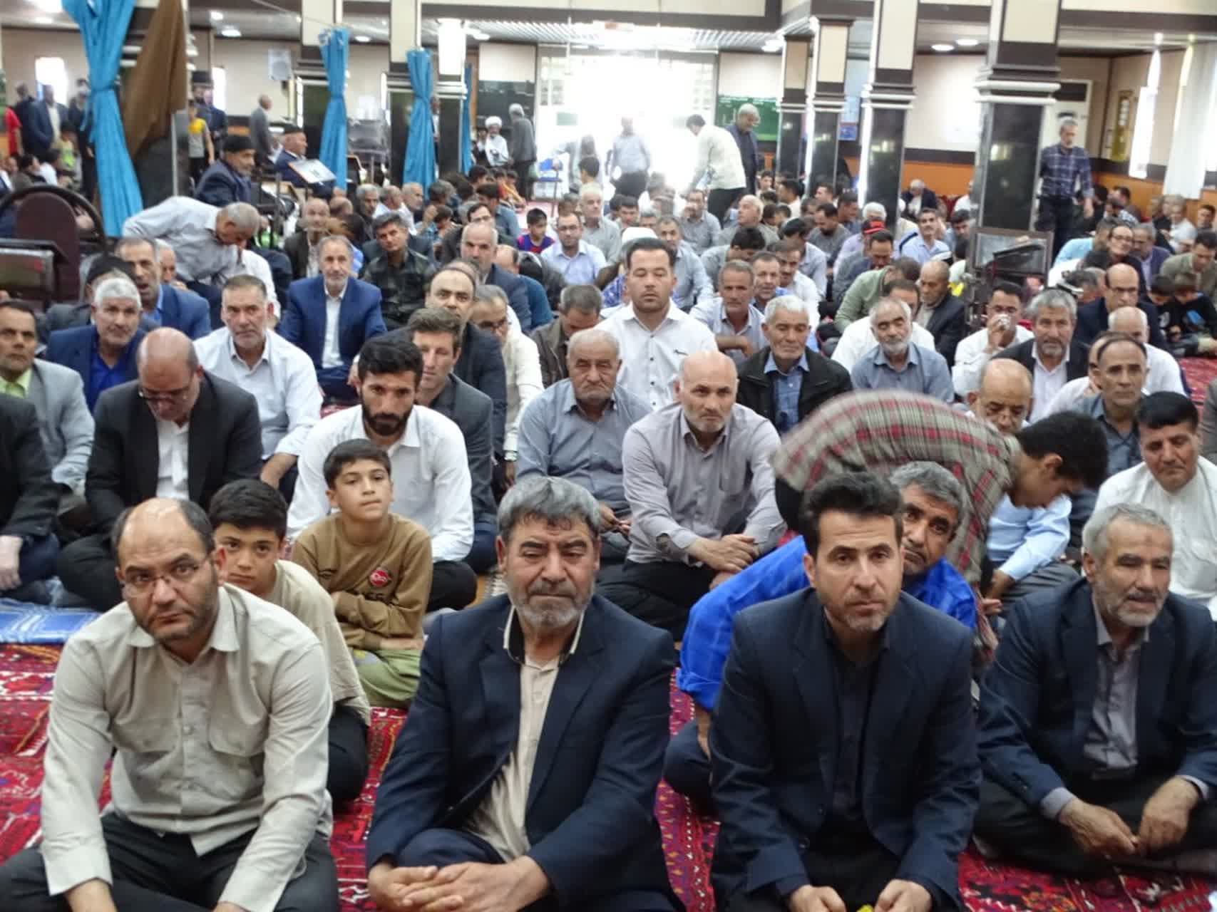 بزرگداشت معمار کبیر انقلاب و برپایی سفره احسان در چهاربرج